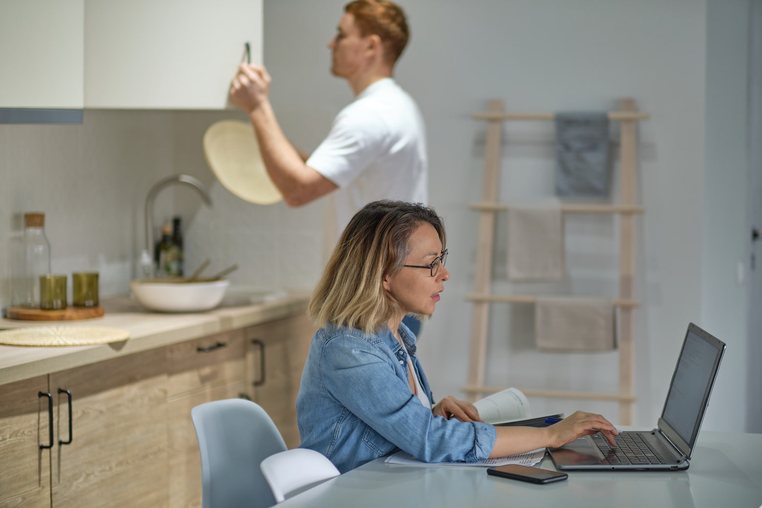 modern-multinational-couple-at-home-in-the-kitchen-2023-11-27-04-53-13-utc-min